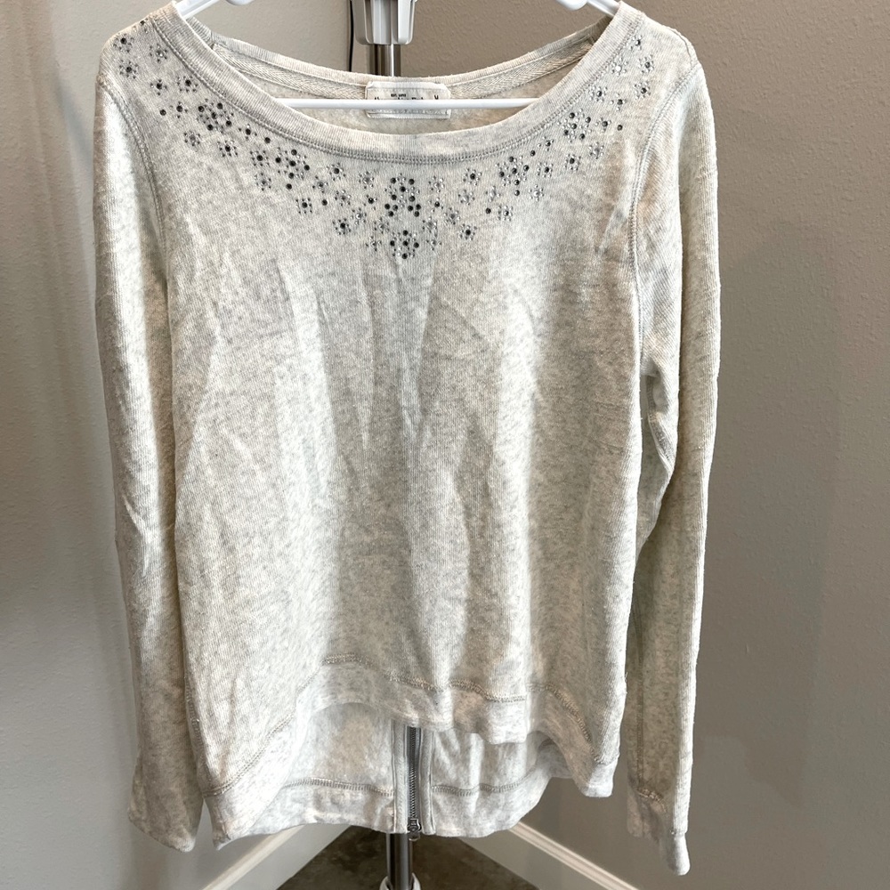 Women’s Abercrombie & Fitch sweater (size medium)